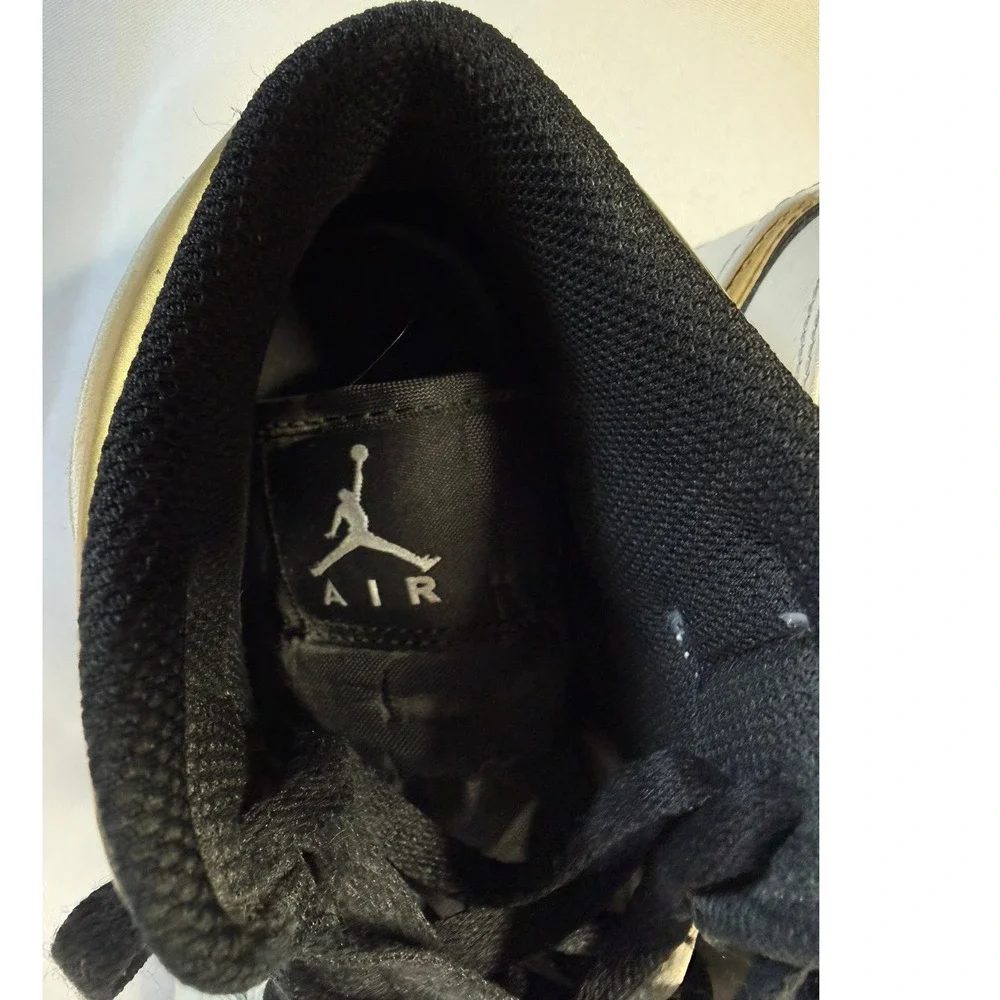 Air Jordan 1 Mid Metallic Gold White Black Sneakers Kids 6.5Y 554725-190